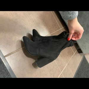 Steve Madden black sock booties 7.5